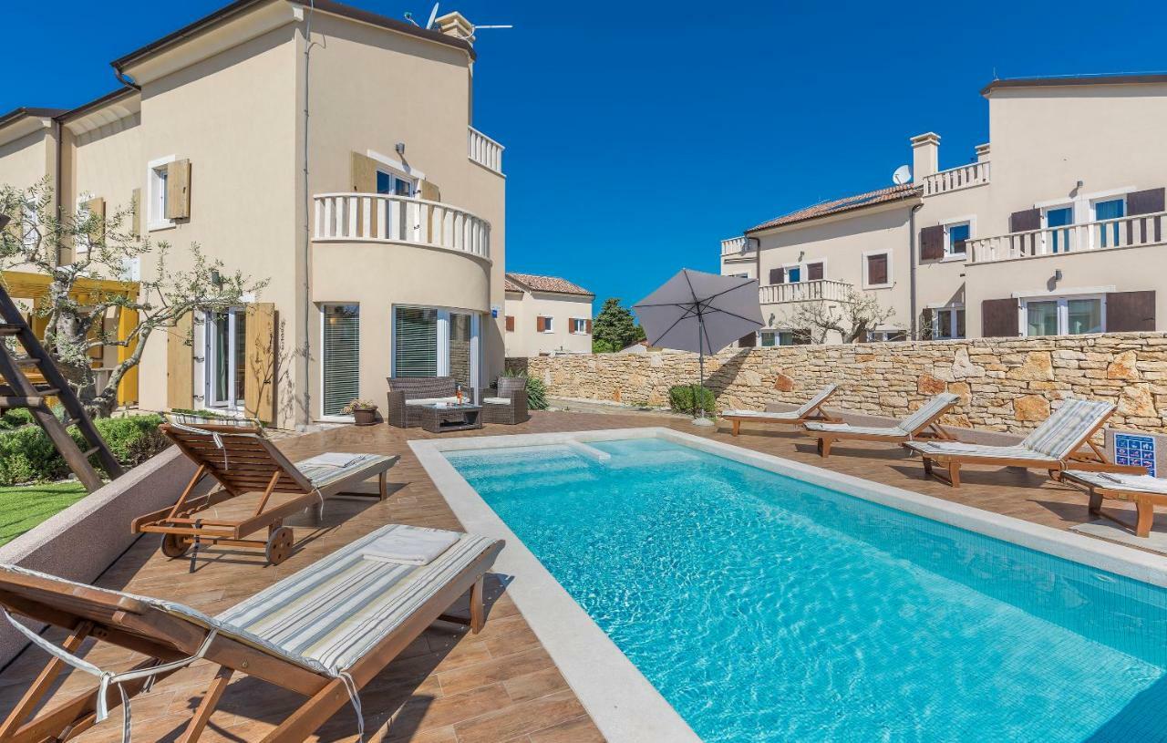 6-Bedroom Villa Chiara With Sea View Premantura Ngoại thất bức ảnh